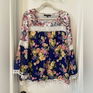 Caleoas size L mixed media mixed floral print bell sleeve boho blouse top